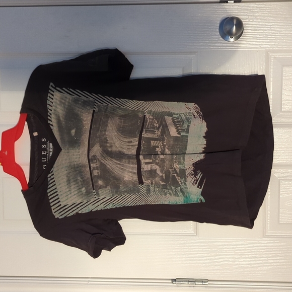 Guess T-Shirt - Picture 1 of 3